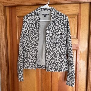 Level 99 Women's Black and Gray Leopard Print Jean Jacket